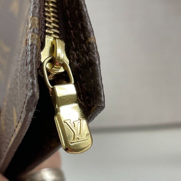 Louis Vuitton Monogram Pouch Leather Brown Zip Logo Used (116075) - Picture 5 of 9